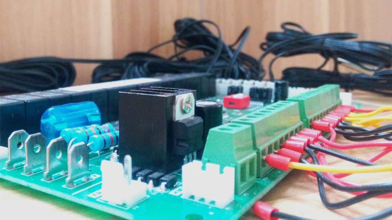 空調(diào)節(jié)能控制器檢測(cè)故障的方法及日常維護(hù)